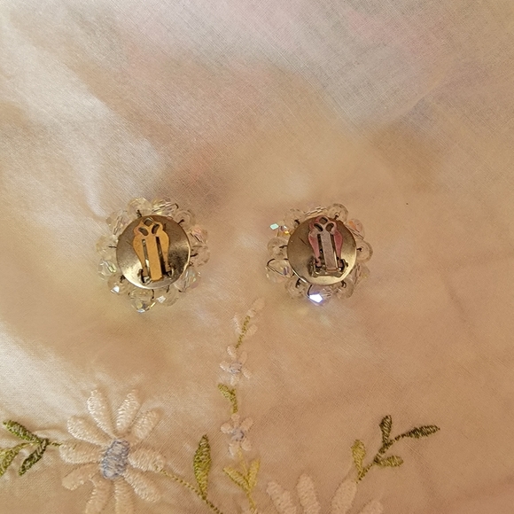 Vintage Aurora Borealis Swarvoski Beaded Crystal Clip-On Earrings - Picture 3 of 3